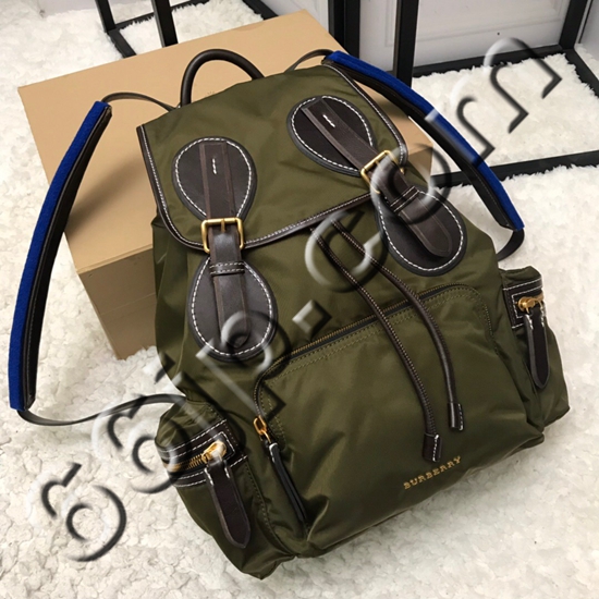 バーバリーバッグ背面デザイン